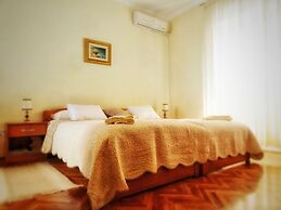 Heart of the City Apartments