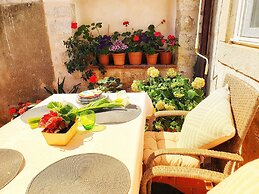 Heart of the City Apartments