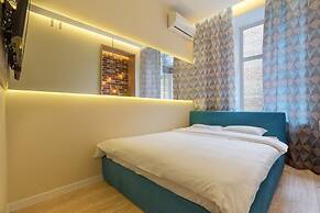 KievApts Sofievskaya 18