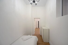 KievApts Pushkinskaya 10
