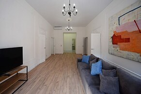 KievApts Pushkinskaya 10