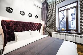 KievApts Pushkinskaya 10