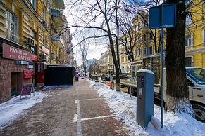 KievApts Pushkinskaya 10