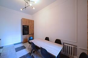 KievApts Pushkinskaya 10