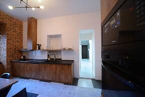 KievApts Pushkinskaya 10