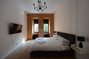 KievApts Pushkinskaya 10