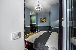 KievApts Pushkinskaya 10