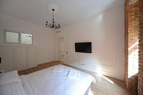 KievApts Pushkinskaya 10