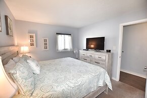 0403 Waters Edge Resort 1 Bedroom Condo by RedAwning