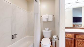 Aspen Creek 311 Walk to Eagle Lodge, Log Burning Fireplace, Great Comp