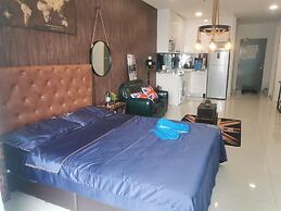 Luxury Deluxe Studios At Mercu Summer Suites