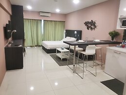 Luxury Deluxe Studios At Mercu Summer Suites