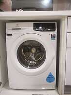 Luxury Deluxe Studios At Mercu Summer Suites