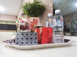 Luxury Deluxe Studios At Mercu Summer Suites