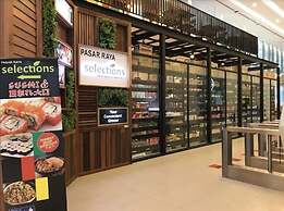 Luxury Deluxe Studios At Mercu Summer Suites