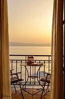 Waveside Sanctuary - Luxurious Seastone Villa