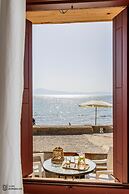 Waveside Sanctuary - Luxurious Seastone Villa