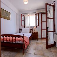 Waveside Sanctuary - Luxurious Seastone Villa