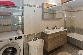 Thano's Stylish Flat, Just 150m To The Beach