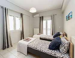 Thano's Stylish Flat, Just 150m To The Beach