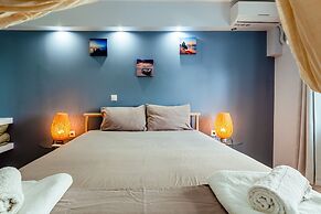 City-Sea Fusion, Elegant Gem Minutes from the Beach