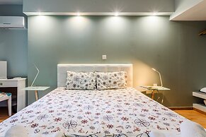 City-Sea Fusion, Elegant Gem Minutes from the Beach