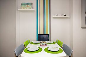 City-Sea Fusion, Elegant Gem Minutes from the Beach