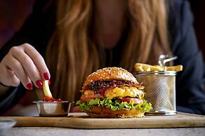 Pullman Doha West Bay