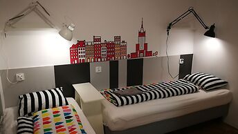 Labo Apartment Metro Plocka