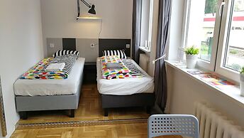 Labo Apartment Metro Plocka