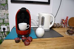 Labo Apartment Metro Plocka