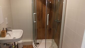 Labo Apartment Metro Plocka