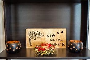 Seaside Family Haven - Avia's Spacious Getaway