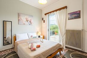 Seaside Family Haven - Avia's Spacious Getaway