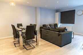 London Heathrow Bath Road Flats