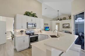 Almeria Court Pool Home