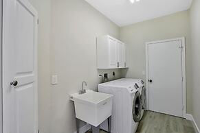 Almeria Court Pool Home