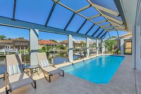 Almeria Court Pool Home