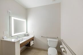 Holiday Inn Express & Suites Lindale – Tyler by IHG
