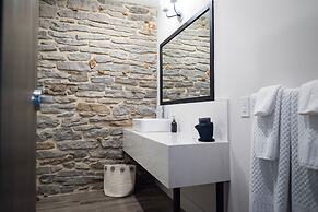 48 King West Boutique Hotel