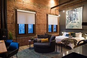 48 King West Boutique Hotel
