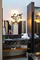 48 King West Boutique Hotel