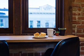 48 King West Boutique Hotel