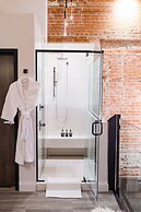 48 King West Boutique Hotel