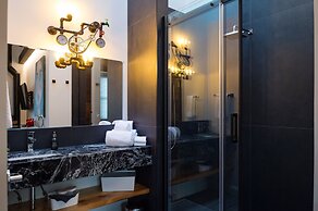 48 King West Boutique Hotel