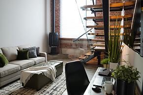 48 King West Boutique Hotel