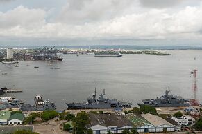 Classy 1 Bedroom Pool & Gym near Downtown