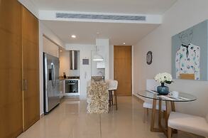 Classy 1 Bedroom Pool & Gym near Downtown