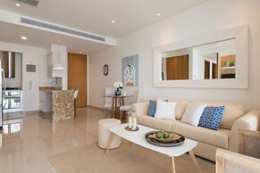 Classy 1 Bedroom Pool & Gym near Downtown