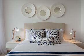 Classy 1 Bedroom Pool & Gym near Downtown